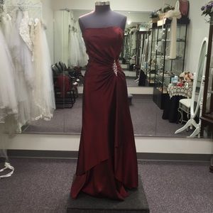 Impressions La Perle taffeta A-line gown.  Size 18